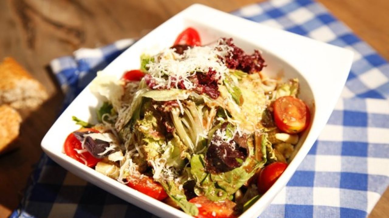 Akdeniz Salatası Tarifi 2 – Salata Tarifleri