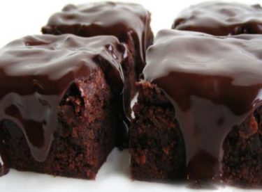 Bol Kakaolu Çikolatalı Browni Tarifi – Kek Tarifleri
