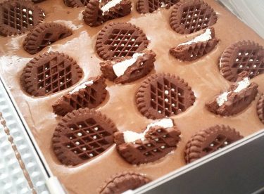 Bol Çikolatalı Browni Tarifi – Kek Tarifleri