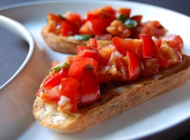 Domates ve Fesleğenli Bruschetta Tarifi – Aperatif Tarifler