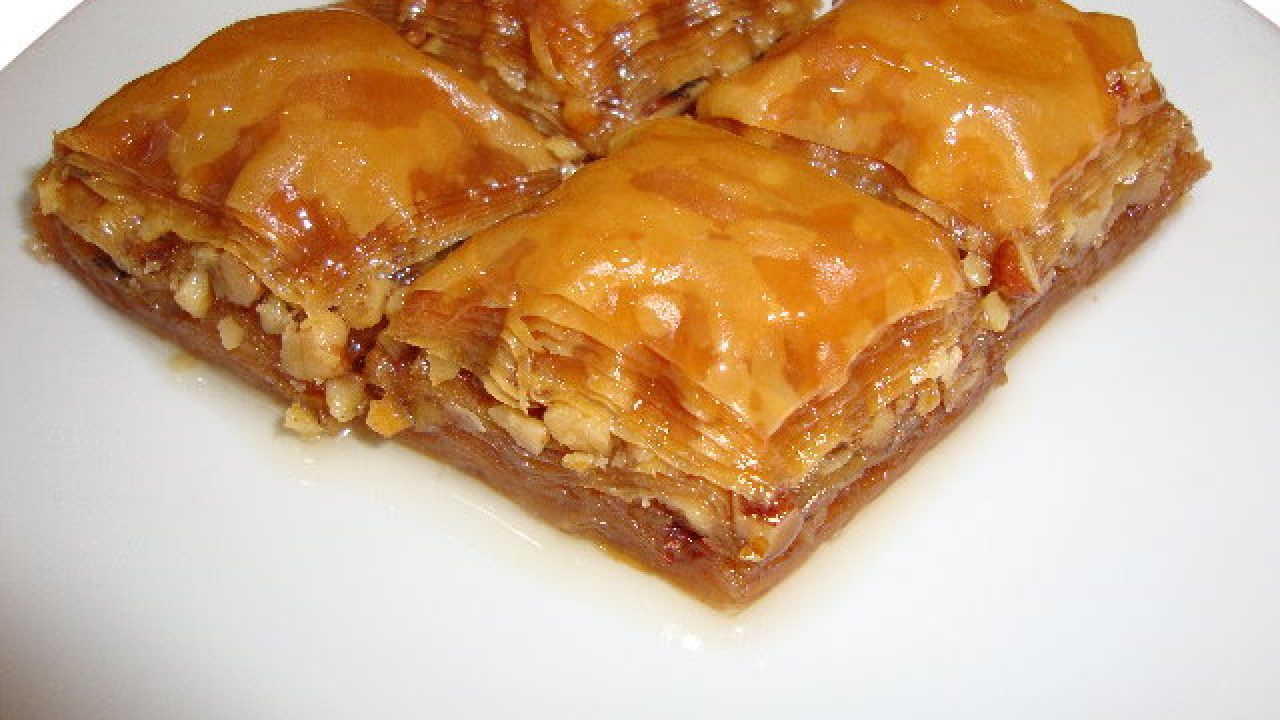 El Açması Kolay Baklava Tarifi – Şerbetli Tatlı Tarifleri