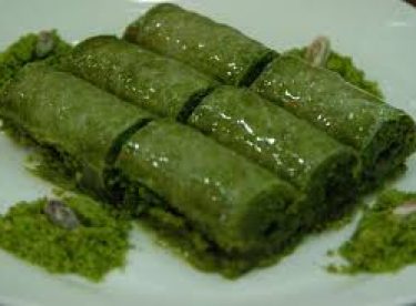 Fıstıklı Sarma Tarifi – Şerbetli Tatlı Tarifleri