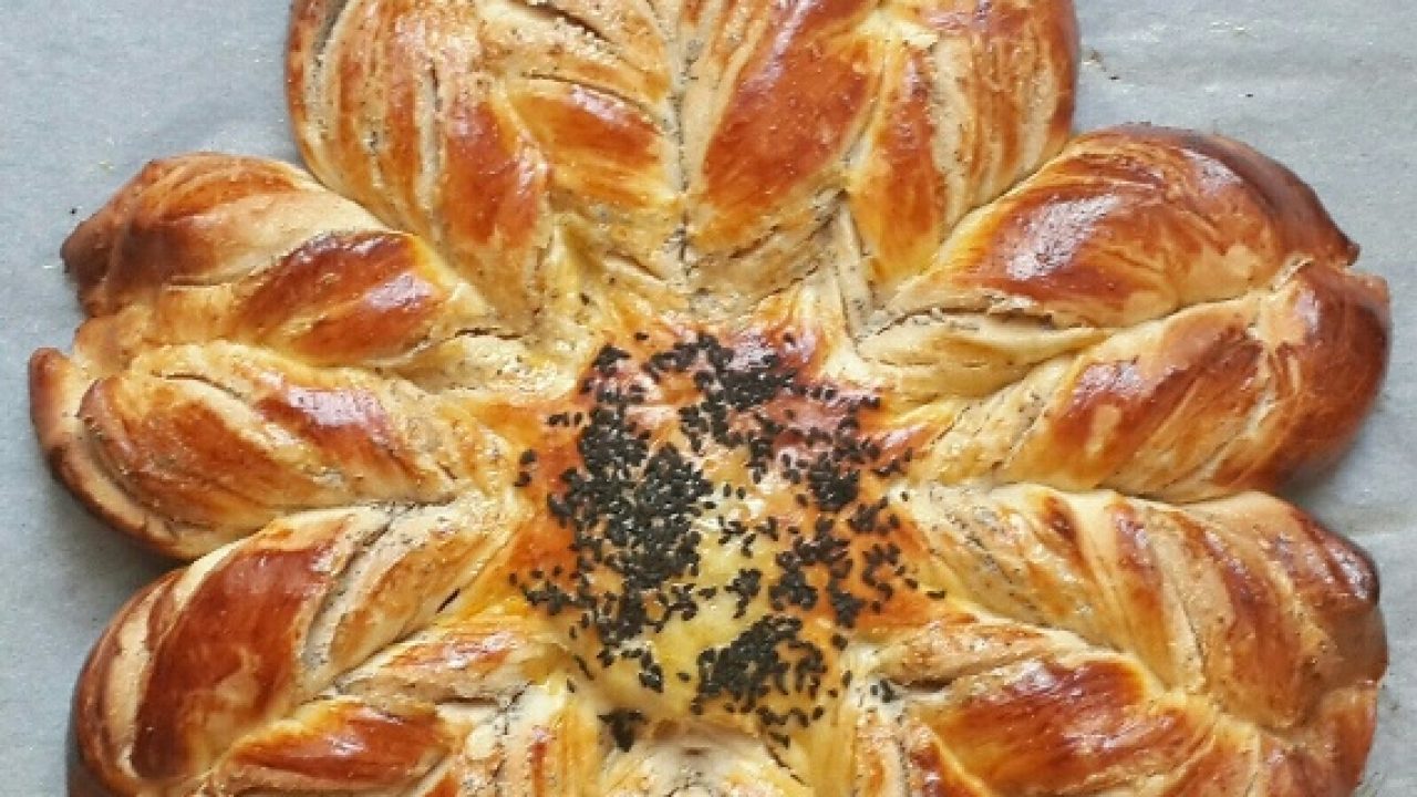 Haşhaşlı Papatya Böreği Tarifi- Börek Tarifleri