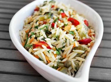 Kaparili Arpa Şehriye Salatası Tarifi – Salata Tarifleri
