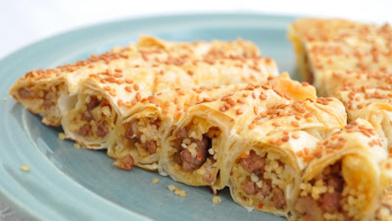 Kıymalı Bulgurlu Börek Tarifi – Börek Tarifleri