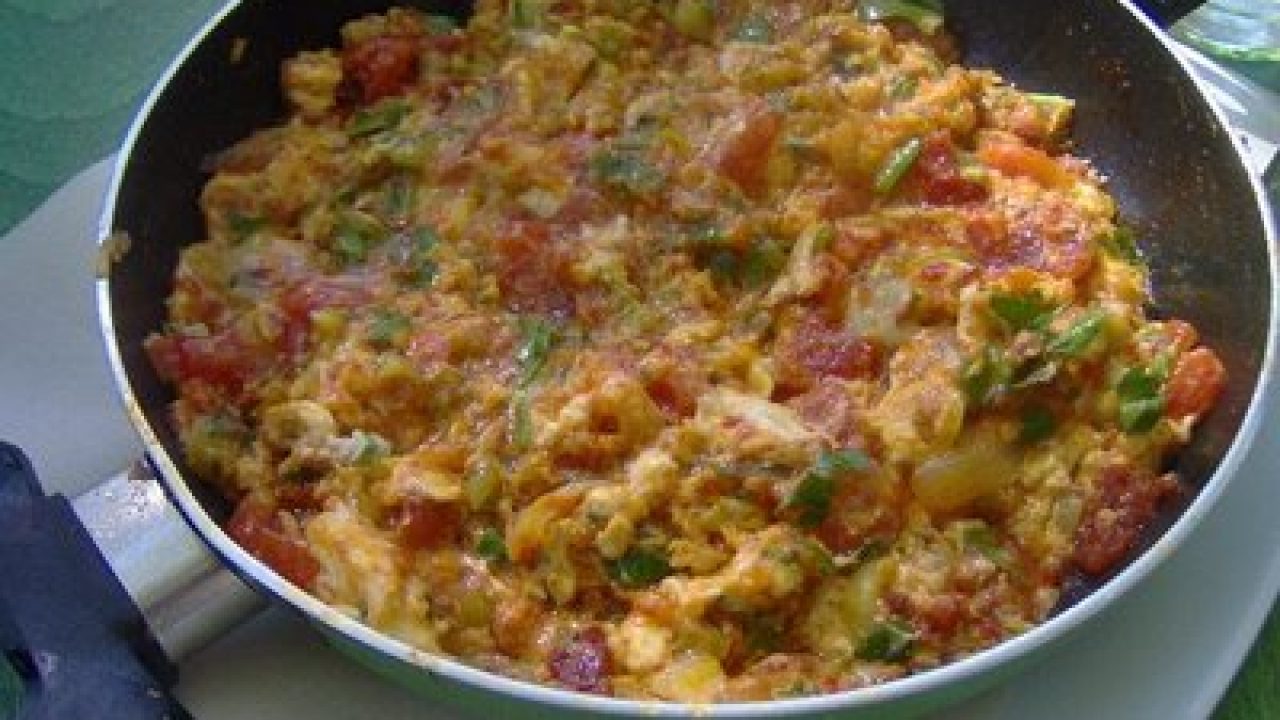 Kıymalı Menemen Tarifi – Aperatif Yemekler