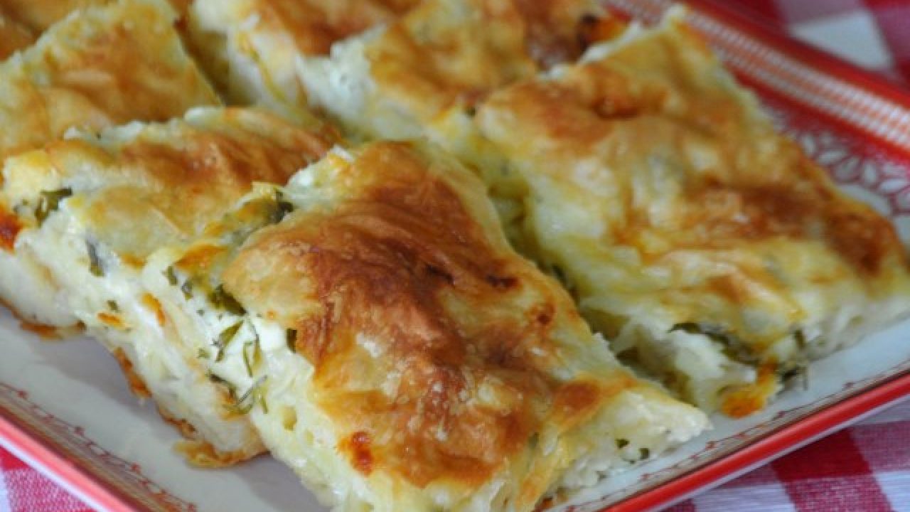 Makarnalı Börek Tarifi – Börek Tarifleri