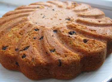 Mandalinalı & Kuru Üzümlü Sünger Kek Tarifi – Kek Tarifleri