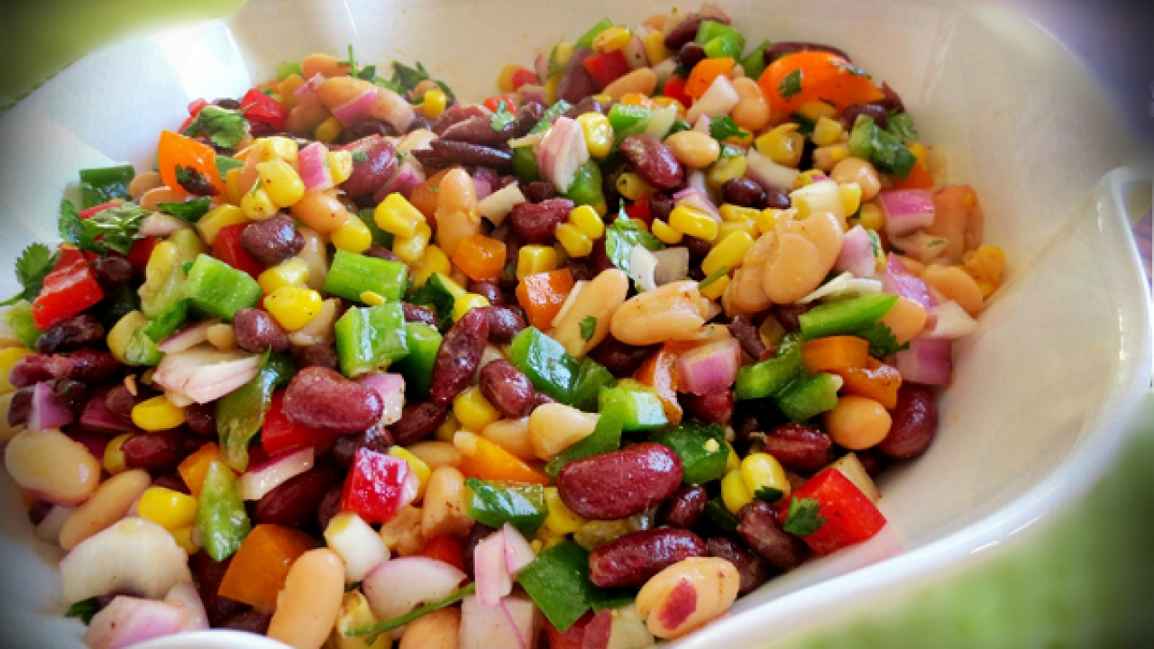 Meksika Fasulye Salatası Tarifi – Salata Tarifleri