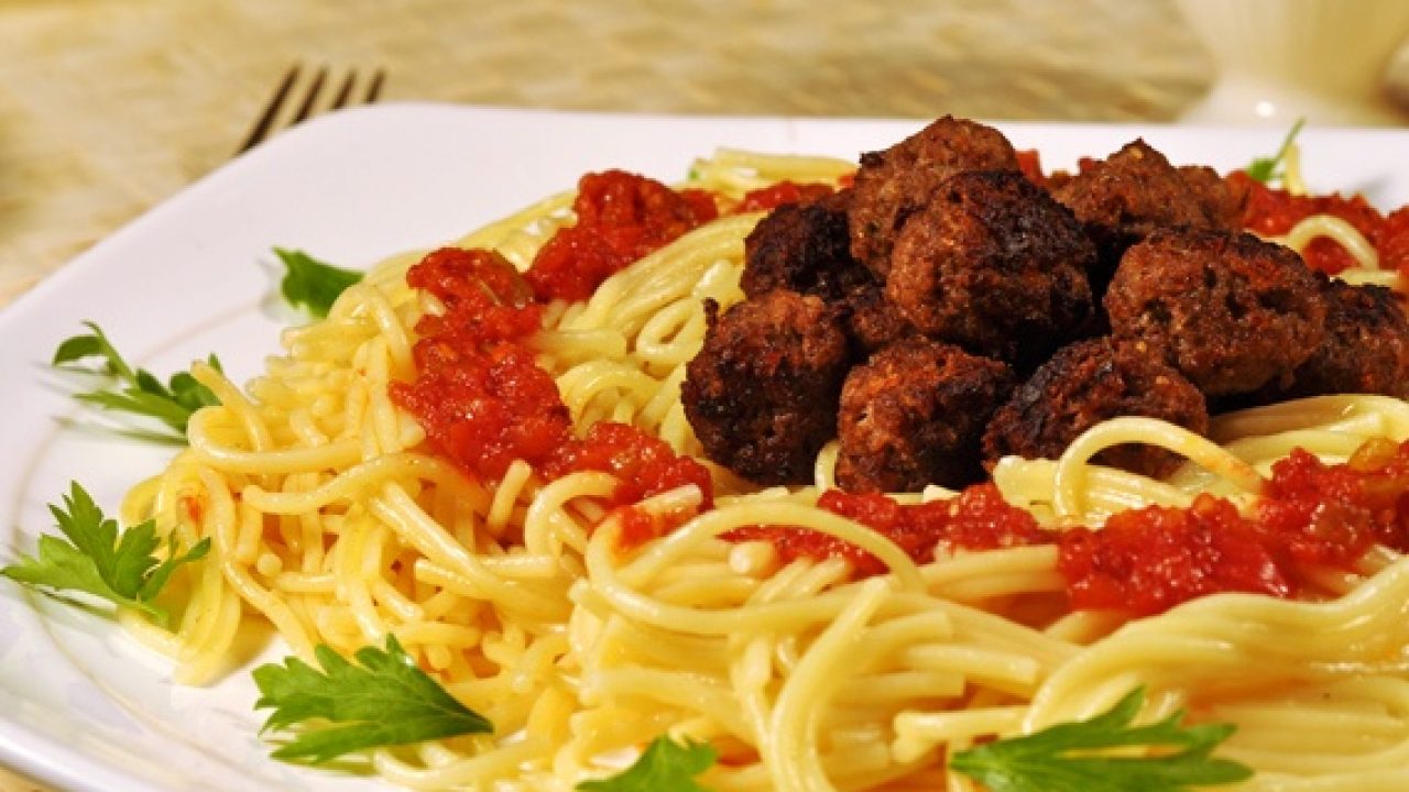 Misket Köfteli Makarna Tarifi – Hamur İşleri