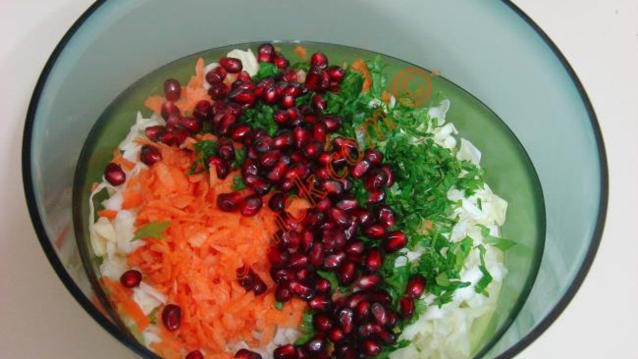 Narlı Beyaz Lahana Salatası Tarifi – Salata Tarifleri