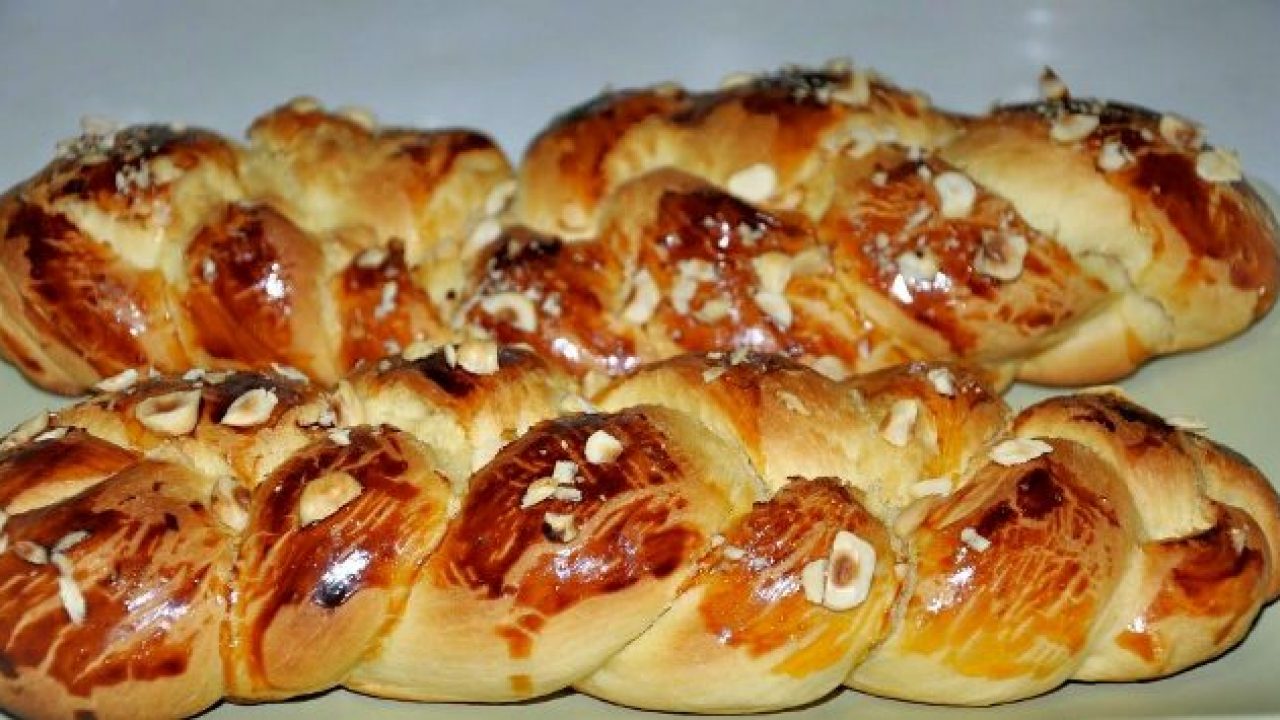 Paskalya Çöreği Tarifi – Hamur İşleri