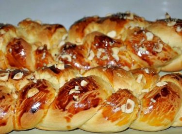 Paskalya Çöreği Tarifi – Hamur İşleri
