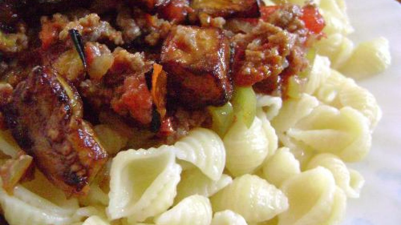 Patlıcanlı Makarna Tarifi – Hamur İşleri