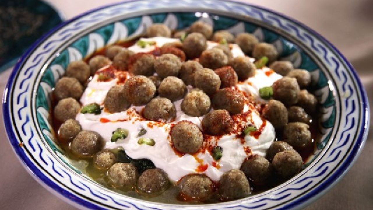 Pazı Yatağında Bulgur Köfte Tarifi- Köfte Tarifleri