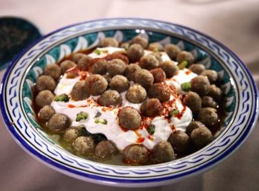 Pazı Yatağında Bulgur Köfte Tarifi- Köfte Tarifleri