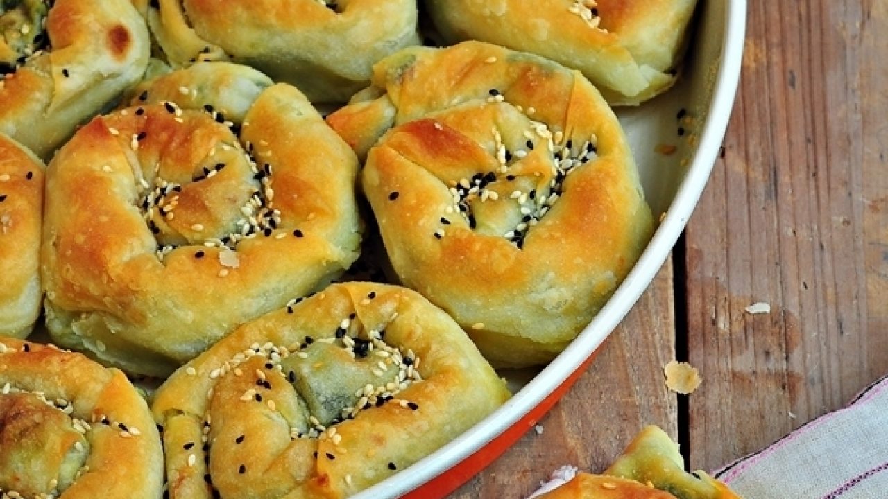 Pazılı Börek Tarifi 2 – Börek Tarifleri