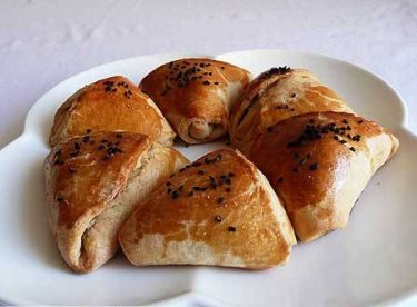 Pazılı Üçgen Poğaça Tarifi – Poğaça Tarifleri