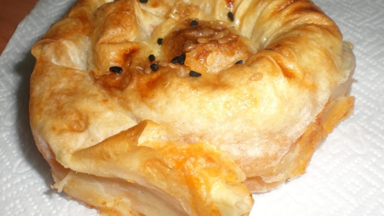 Sebzeli Gül Böreği Tarifi – Börek Tarifleri