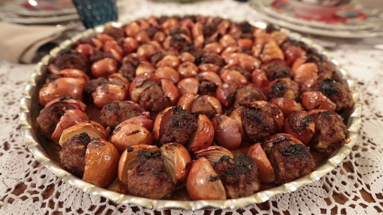 Soslu Soğan Kebabı Tarifi – Etli Yemek Tarifleri