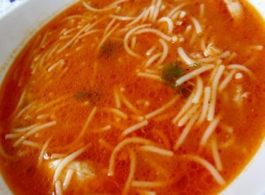 Tavuklu Şehriye Çorbası Tarifi – Çorba Tarifleri