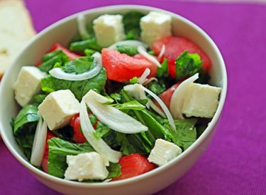 Beyaz Peynirli Salata Tarifi – Salata Tarifleri