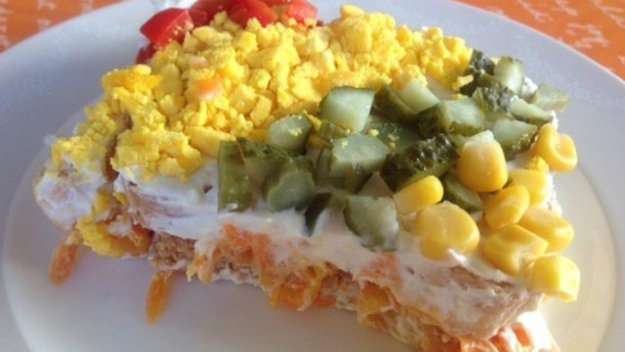 Yoğurtlu Etimek Salatası Tarifi – Salata Tarifleri