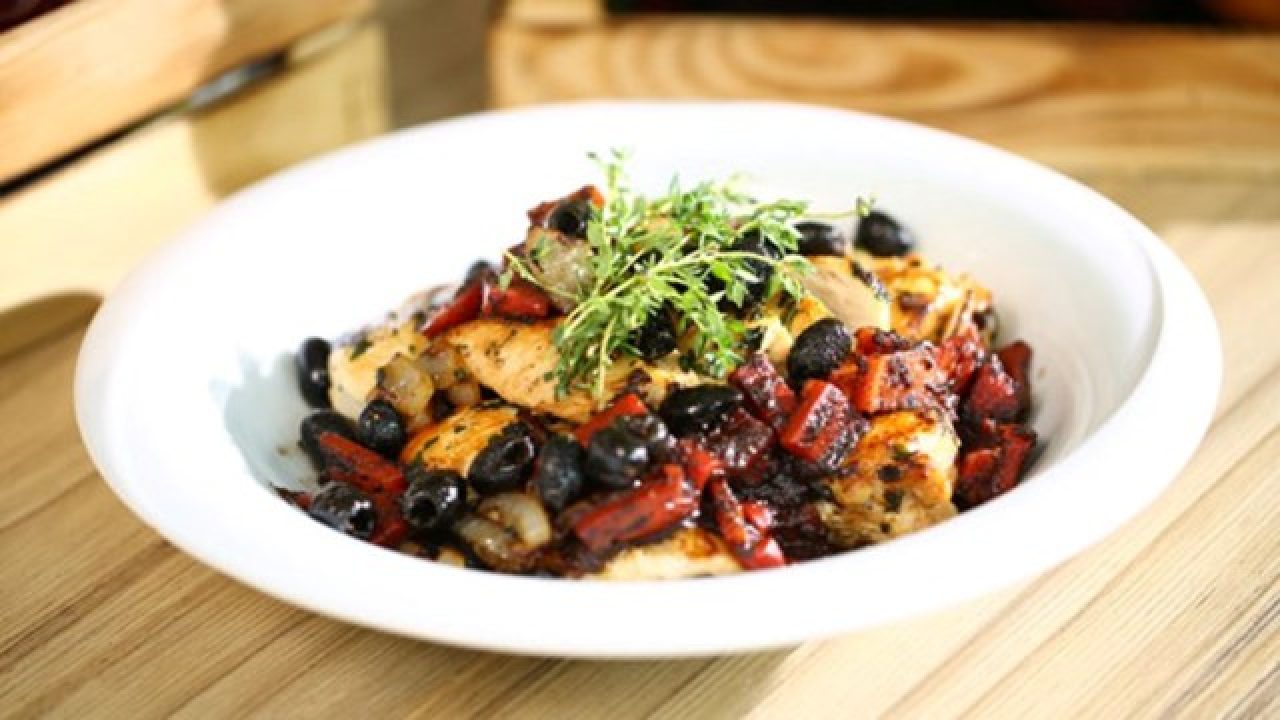 Zeytinli Tavuk Salatası Tarifi – Salata Tarifleri