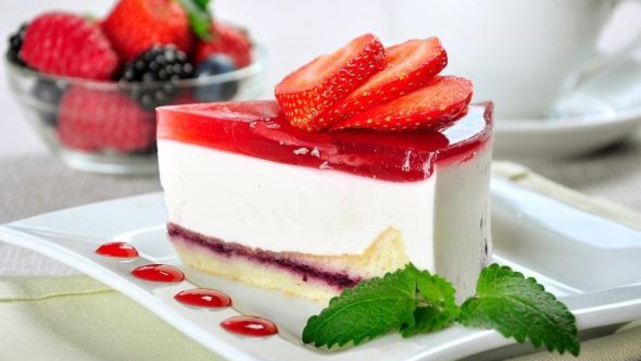 Çilekli Cheesecake Tarifi – Kek Tarifleri