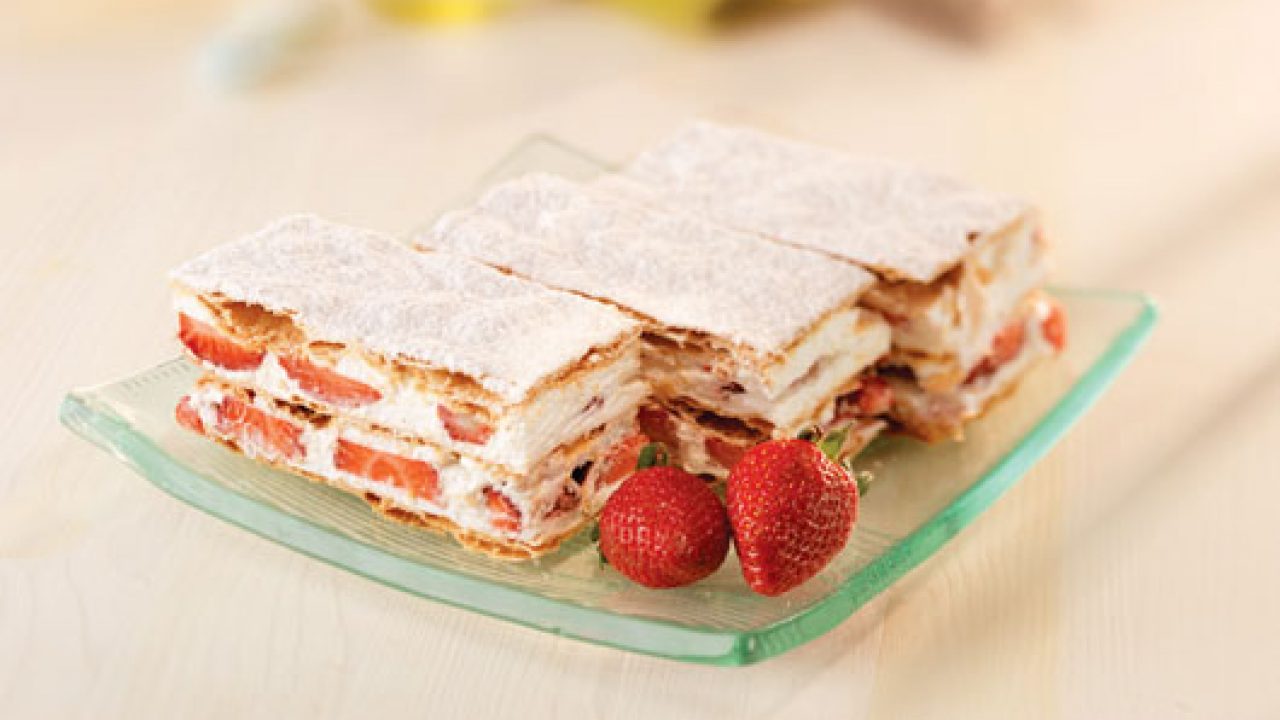 Çilekli Milföy Pastası Tarifi – Pasta Tarifleri