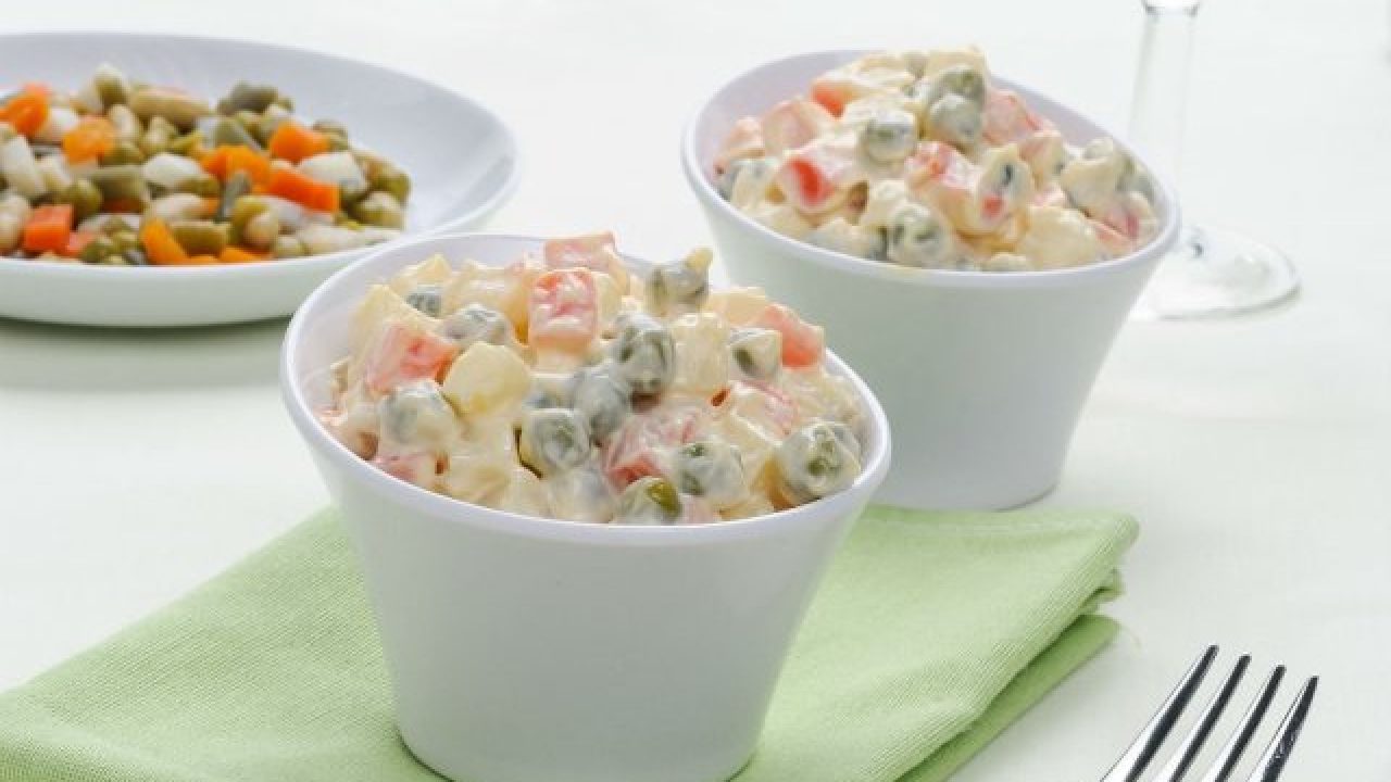 Amerikan Salatası Tarifi 2 – Salata Tarifleri