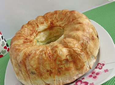 Kek Kalıbında Peynirli Börek Tarifi – Börek Tarifleri