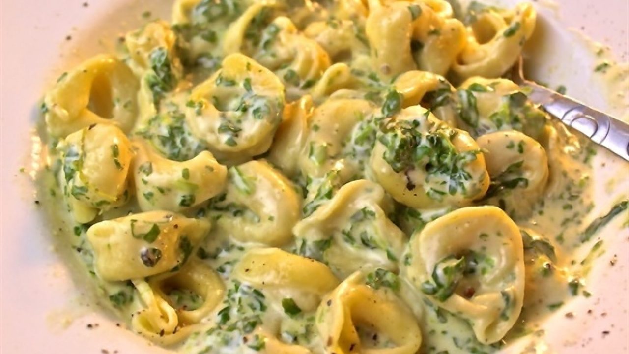 Kremalı Mantarlı Tortellini Tarifi – Makarna Tarifleri