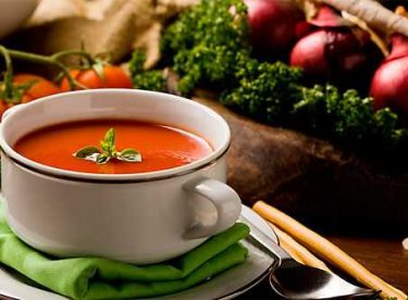 Közlenmiş Patlıcanlı Domates Çorbası Tarifi – Çorba Tarifleri