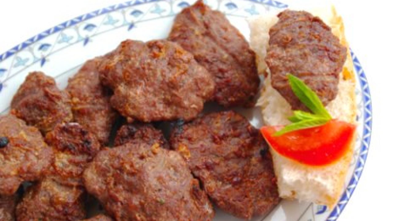 Sucuk Köftesi Tarifi – Köfte Tarifleri