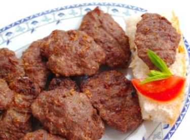 Sucuk Köftesi Tarifi – Köfte Tarifleri
