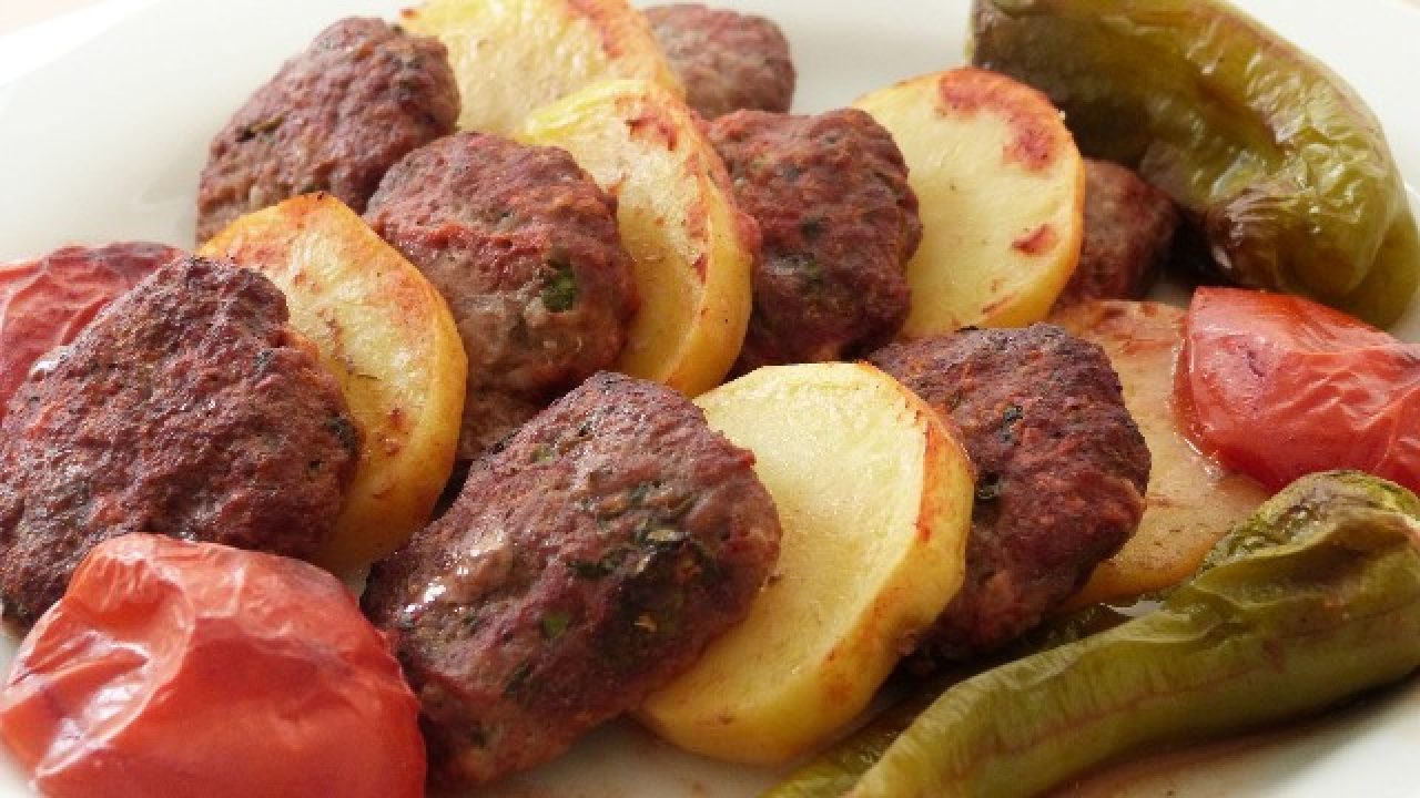 Fırında Köfte Tarifi – Köfte Tarifleri