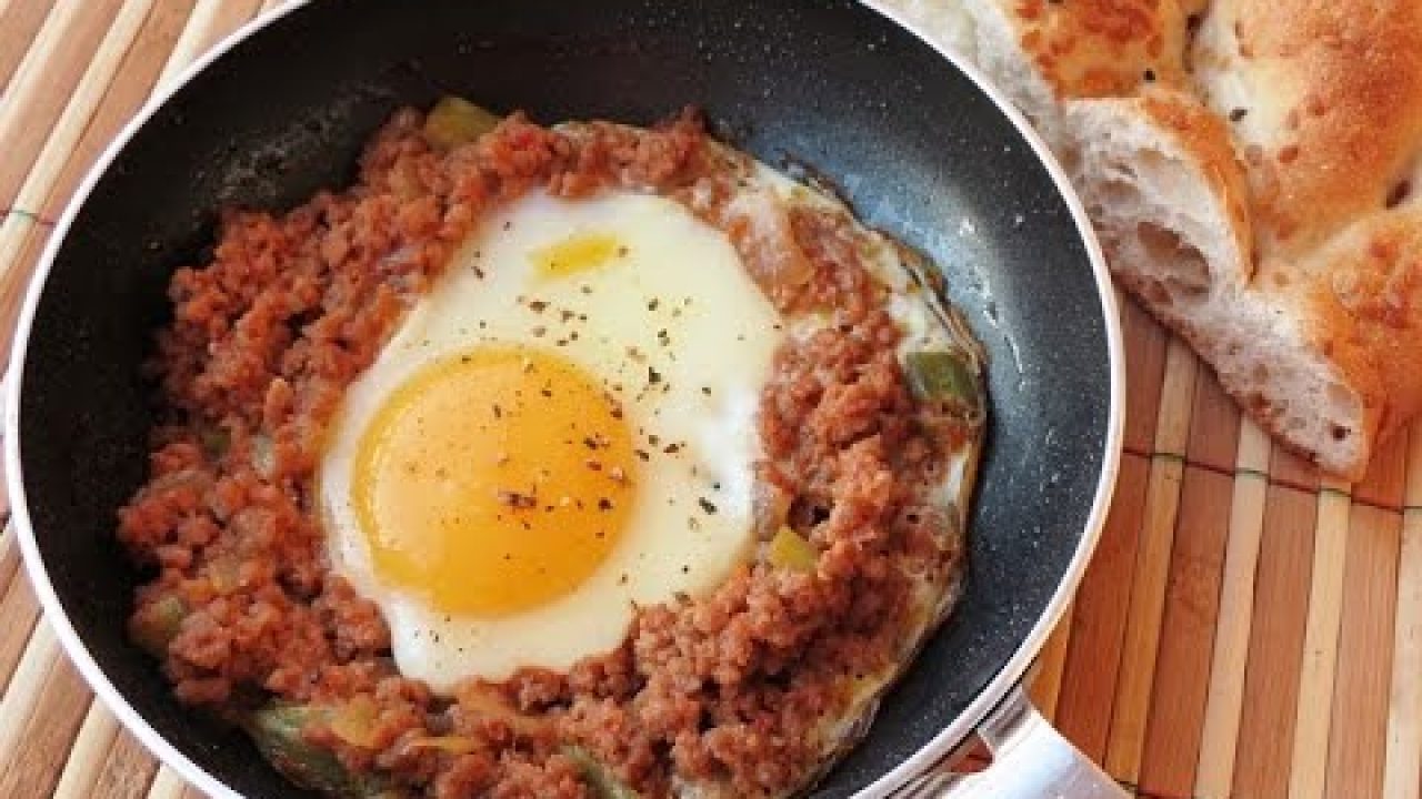 Kıymalı Yumurta Tarifi – Kahvaltılık Tarifler