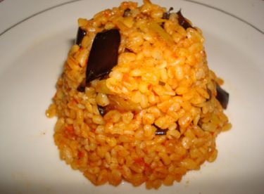 Patlıcanlı Bulgur Pilavı Tarifi – Pilav Tarifleri