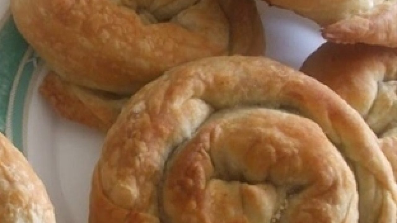 El Açması Ispanaklı Gül Böreği Tarifi Börek Tarifleri Nefis Yemek