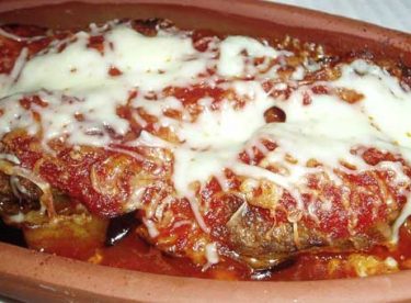 Güveçte Kaşarlı Köfte Tarifi – Köfte Tarifleri