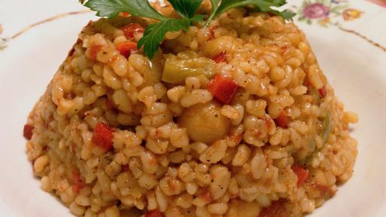 Tavuklu Nohutlu Bulgur Pilavı Tarifi Pilav Tarifleri Nefis Yemek