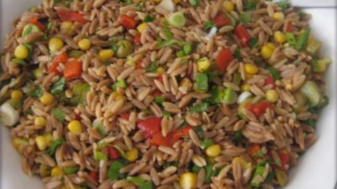 Tavuklu Şehriye Salatası Tarifi – Salata Tarifleri