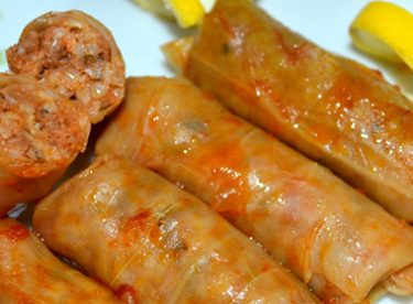 Zeytinyağlı Yaprak Sarma ve Etli Beyaz Lahana Sarması Tarifi – Bugün Ne Pişirsem?