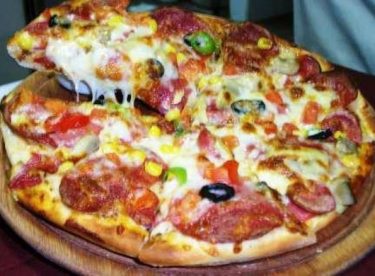 6 Dakikada Pizza Tarifi