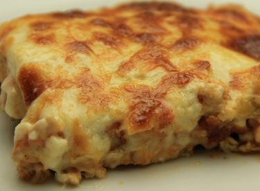 Fırında Beşamel Soslu Tavuk Tarifi