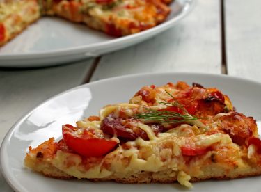 Bayat Ekmek Pizzası Tarifi