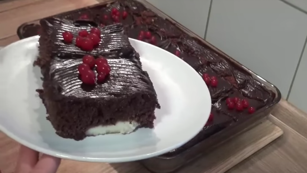 Krema Dolgulu Kek Tarifi Nefis Yemek Tarifleri