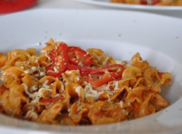 Tavuklu Makarna Tarifi