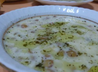 Yeşil Mercimekli Yoğurt Çorbası Tarifi